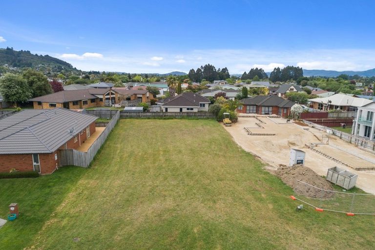 Photo of property in 11 Hamon Place, Pukehangi, Rotorua, 3015