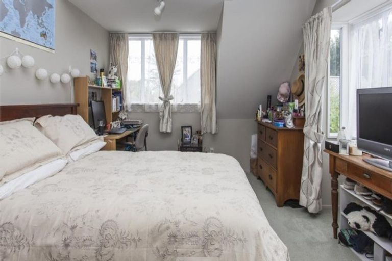 Photo of property in 77 Regency Crescent, Redwood, Christchurch, 8051