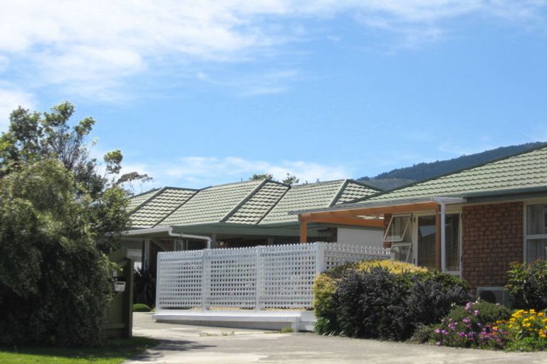 Photo of property in 11 Vining Crescent, Stoke, Nelson, 7011