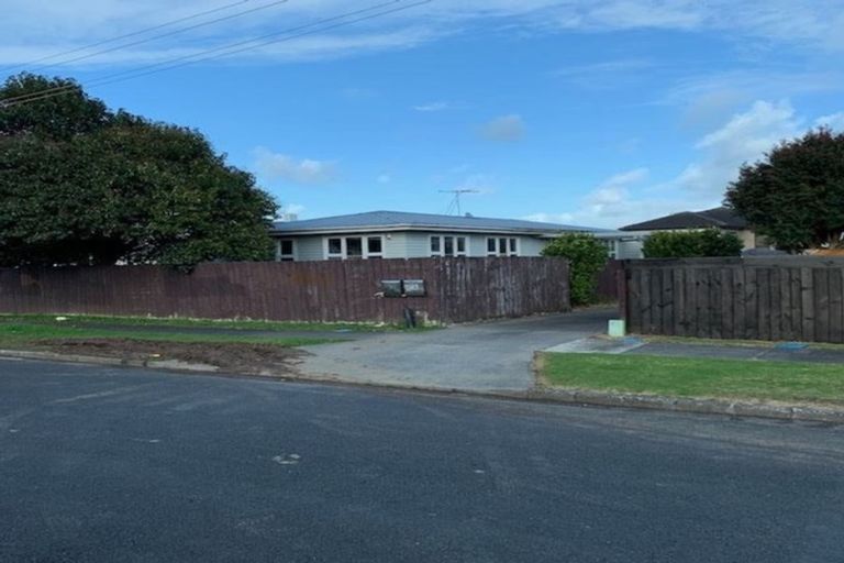 Photo of property in 9 Arimu Road, Papakura, 2110