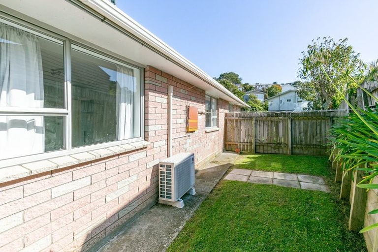 Photo of property in 183c Newlands Road, Newlands, Wellington, 6037