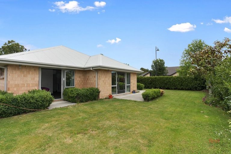 Photo of property in 22 Bernice Crescent, Yaldhurst, Christchurch, 8042