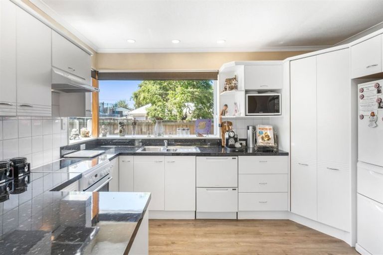 Photo of property in 37 Digby Place, Bromley, Christchurch, 8062