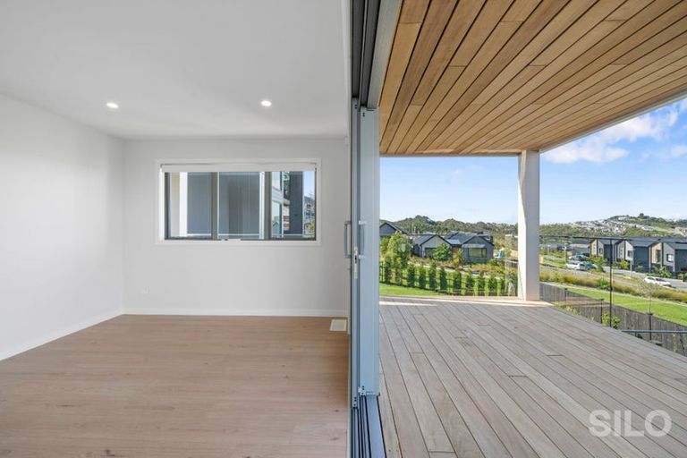 Photo of property in 35 Kikorangi Drive, Wainui, 0992