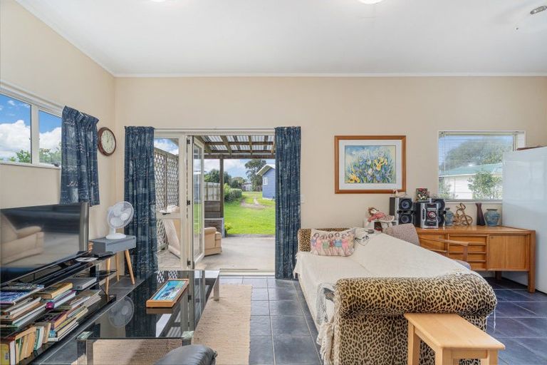 Photo of property in 160 Cook Drive, Whitianga, 3510