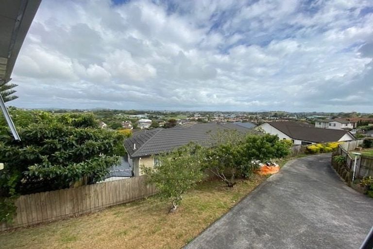 Photo of property in 1/13 Anure Place, Highland Park, Auckland, 2010