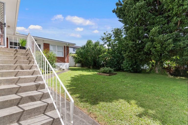 Photo of property in 2/21 Evelyn Place, Hillcrest, Auckland, 0627