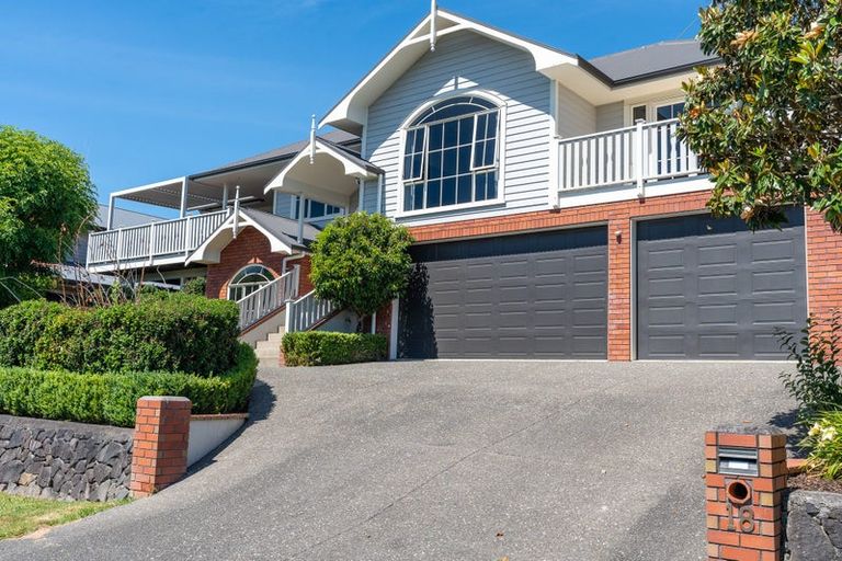 Photo of property in 18 Tironui Terrace, Western Heights, Hamilton, 3200