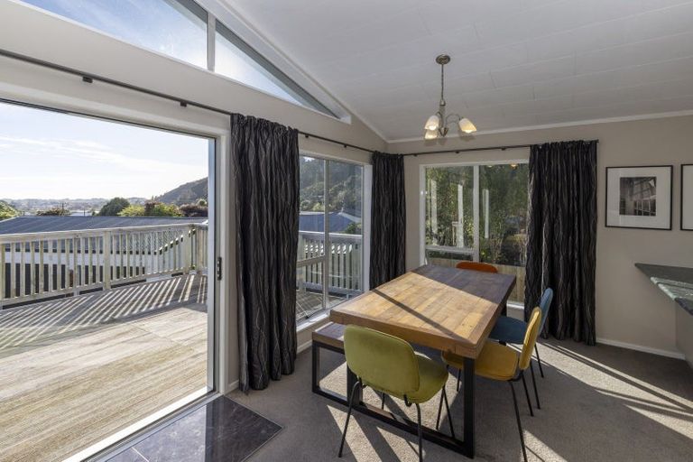 Photo of property in 43 Kaitawa Crescent, Paraparaumu, 5032