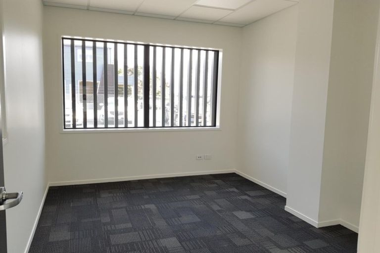 Photo of property in The Rise, 5 Hatfield Place, Albany Heights, Auckland, 0632