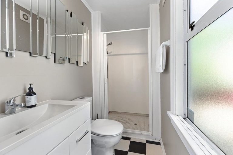 Photo of property in 25 Lawrence Street, Newtown, Wellington, 6021