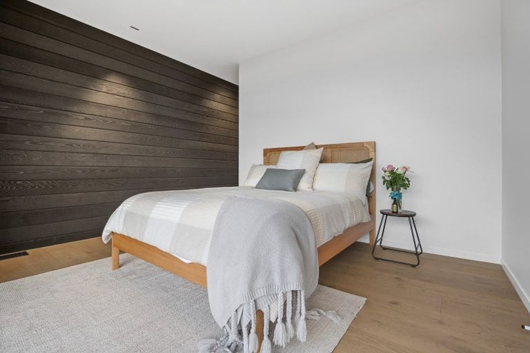 Photo of property in 28 Pacific Parade, Surfdale, Waiheke Island, 1081