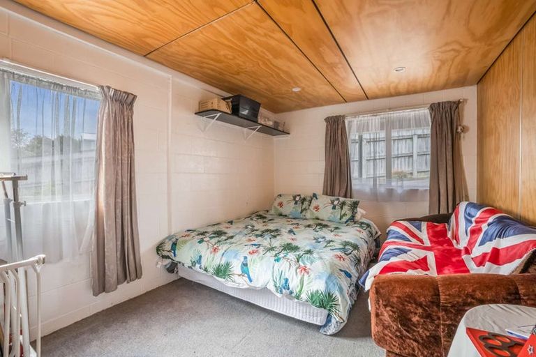 Photo of property in 33 Maratahu Street, Westown, New Plymouth, 4310