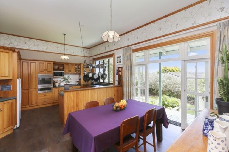 Photo of property in 162a Mangorei Road, Merrilands, New Plymouth, 4312