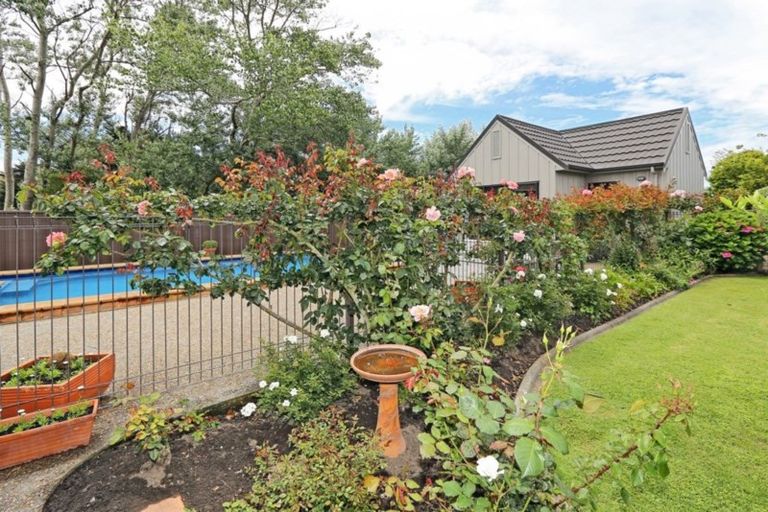 Photo of property in 18 Airini Road, Waimarama, Havelock North, 4294
