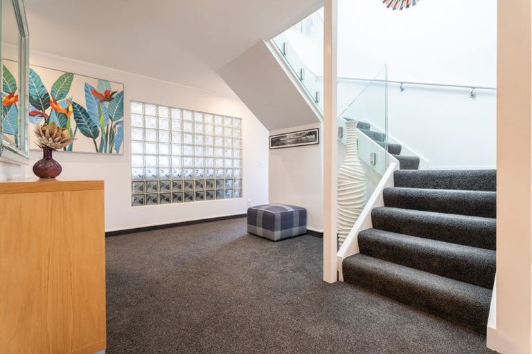 Photo of property in 14 Ronald Woolf Place, Churton Park, Wellington, 6037