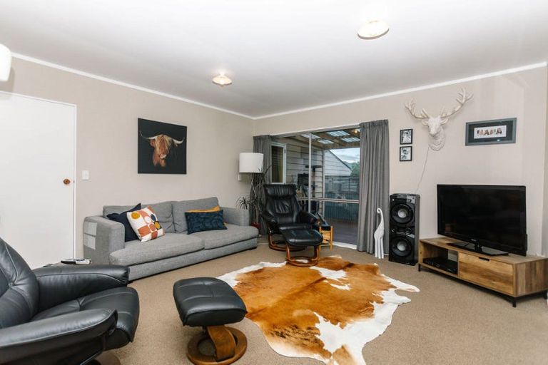 Photo of property in 17a Burns Street, Dannevirke, 4930