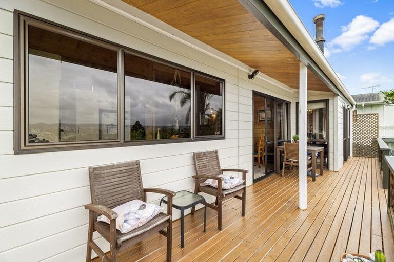 Photo of property in 222 Whangaparaoa Road, Red Beach, 0932