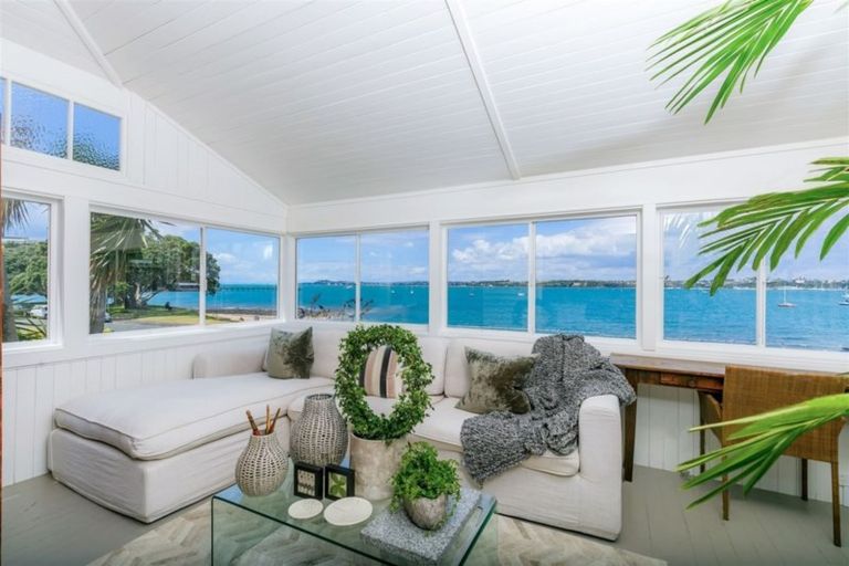 Photo of property in 40 King Edward Parade, Devonport, Auckland, 0624