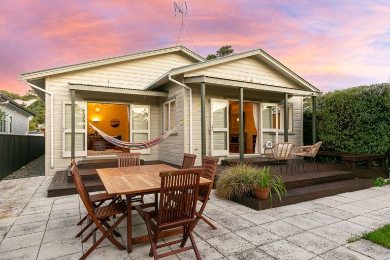 Photo of property in 43 Darlington Road, Miramar, Wellington, 6022