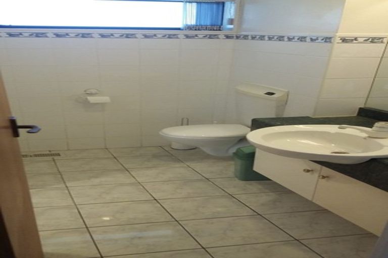 Photo of property in 52 Molyneux Close, Whitby, Porirua, 5024