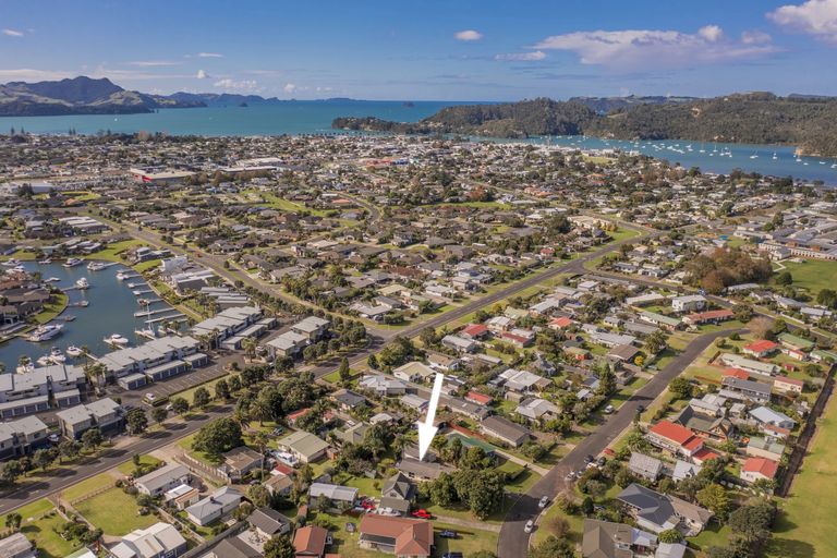 Photo of property in 22 Catherine Crescent, Whitianga, 3510