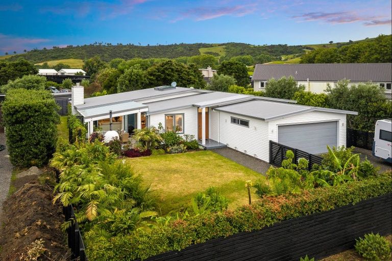 Photo of property in 4 Taumata Road, Omaha, Warkworth, 0986