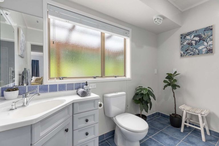 Photo of property in 13 Yelash Road, Massey, Auckland, 0614