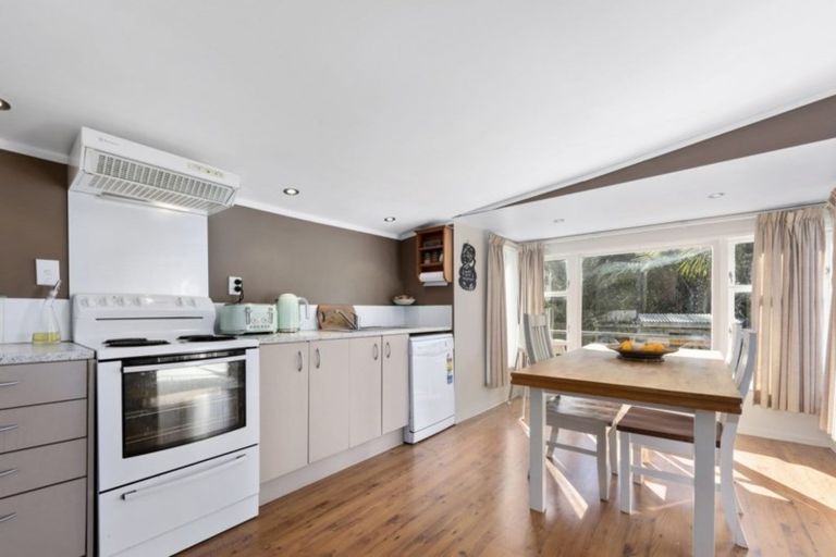 Photo of property in 52 Raukawa Street, Stokes Valley, Lower Hutt, 5019