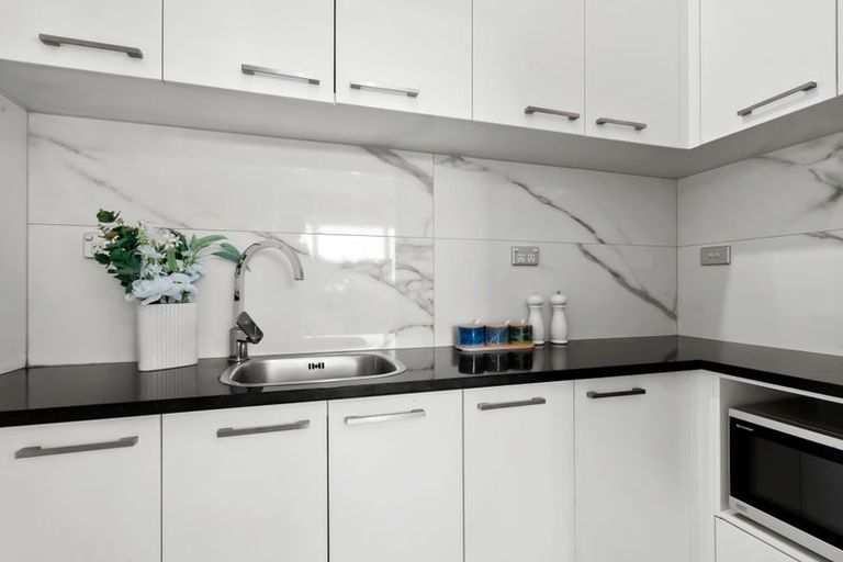 Photo of property in 16 Michael Bosher Way, Flat Bush, Auckland, 2019