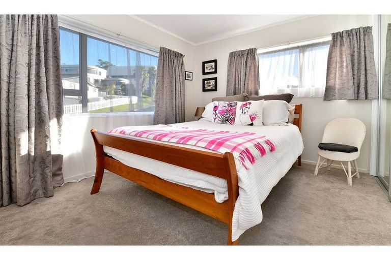 Photo of property in 18a Tower Hill, Stanmore Bay, Whangaparaoa, 0930