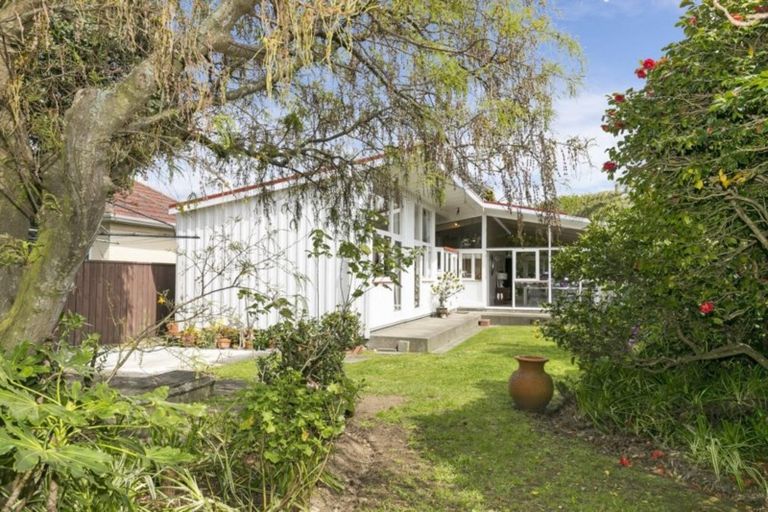 Photo of property in 11 Strathmore Avenue, Strathmore Park, Wellington, 6022