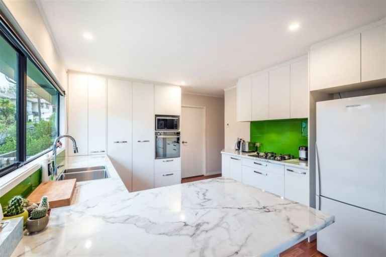 Photo of property in 8 Luxor Place, Massey, Auckland, 0614