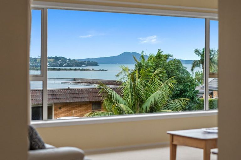 Photo of property in 14 Clyside Avenue, Half Moon Bay, Auckland, 2012