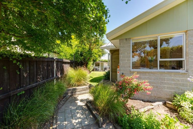 Photo of property in 52 Solomon Avenue, Redwood, Christchurch, 8051