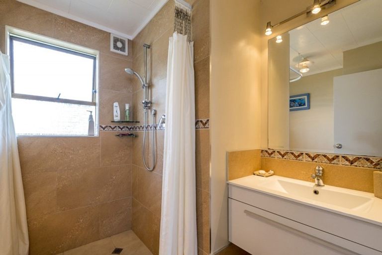 Photo of property in 8 O'rourke Place, Otaki Beach, Otaki, 5512