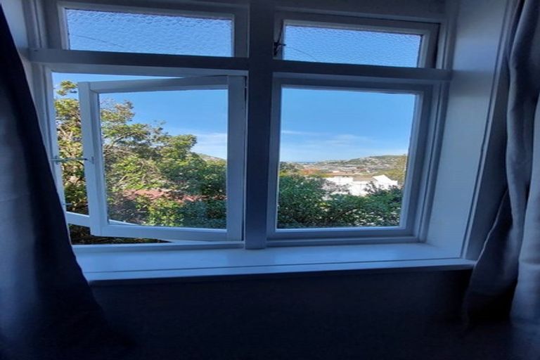 Photo of property in 70 Melbourne Road, Island Bay, Wellington, 6023