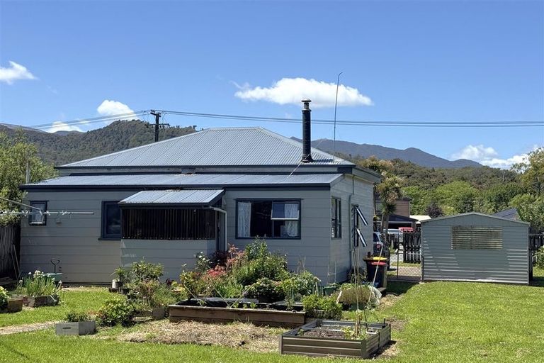 Photo of property in 15 Ranfurly Street, Runanga, 7803
