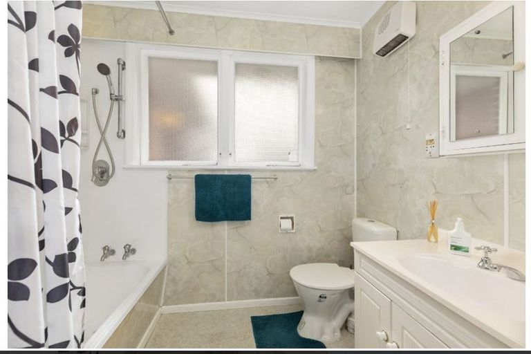 Photo of property in 25a Brasell Street, Fairfield, Lower Hutt, 5011