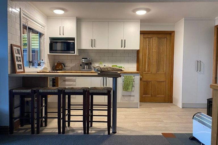 Photo of property in 5 Mcintyre Avenue, Mount Victoria, Wellington, 6011