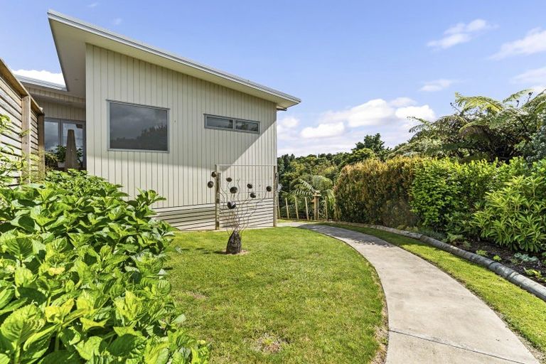 Photo of property in 2 Fern Lane, Whalers Gate, New Plymouth, 4310