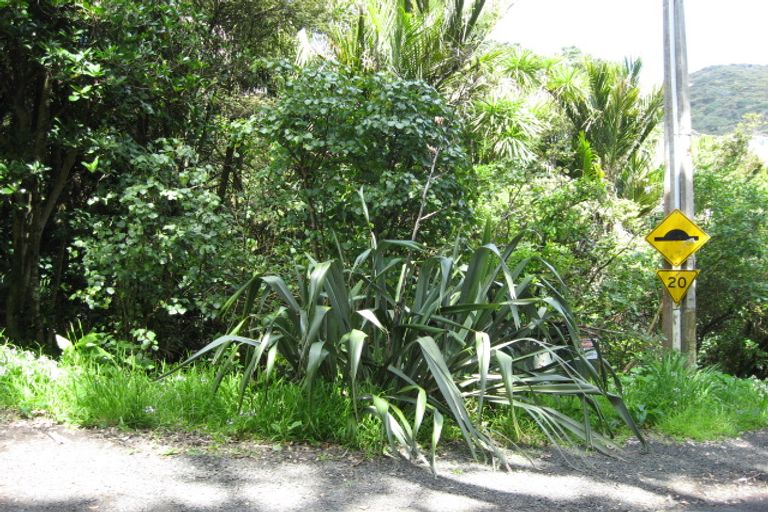 Photo of property in 36 Beach Valley Road, Piha, 0772