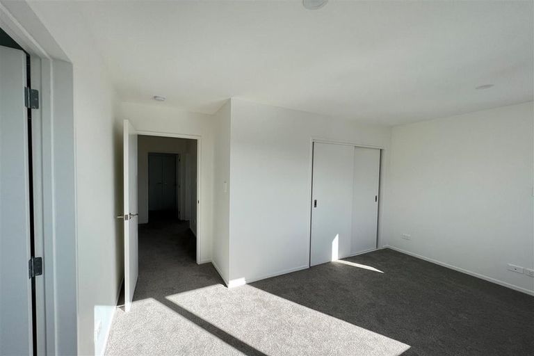 Photo of property in 38b Crestview Rise, Papakura, 2110