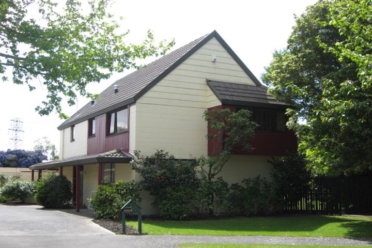 Photo of property in 6 Annell Place, Burnside, Christchurch, 8053