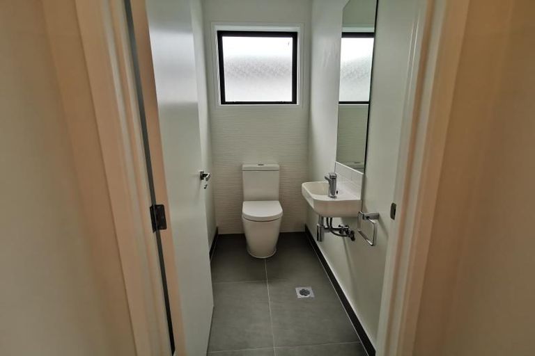 Photo of property in 72 Manarini Road, Westgate, Auckland, 0614