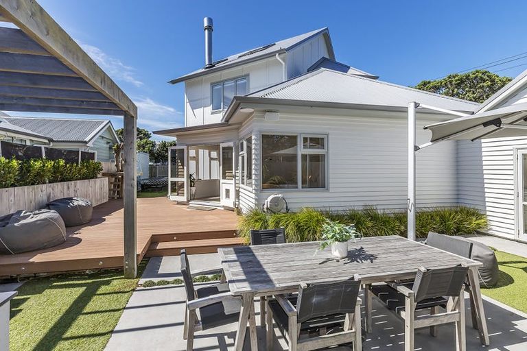 Photo of property in 75 Dundas Street, Seatoun, Wellington, 6022