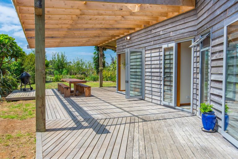 Photo of property in 1046 Te Hutewai Road, Raglan, 3296