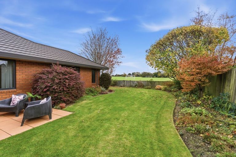 Photo of property in 12 Hatfield Place, Avonhead, Christchurch, 8042