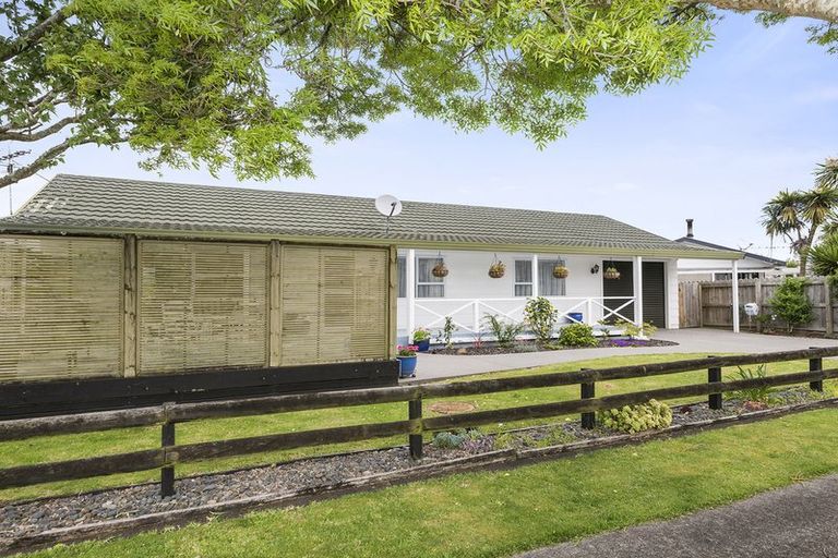 Photo of property in 6 Lorelei Place, Opaheke, Papakura, 2113