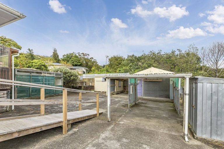 Photo of property in 124 Sievers Grove, Cannons Creek, Porirua, 5024